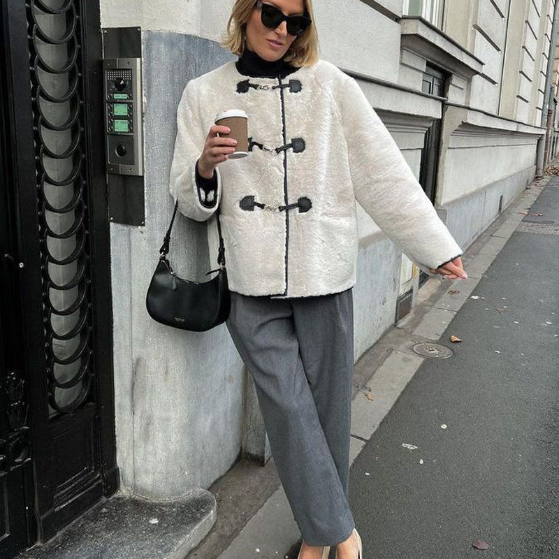 Isabelle | Cardigan cachemire chic à fermoir métallique
