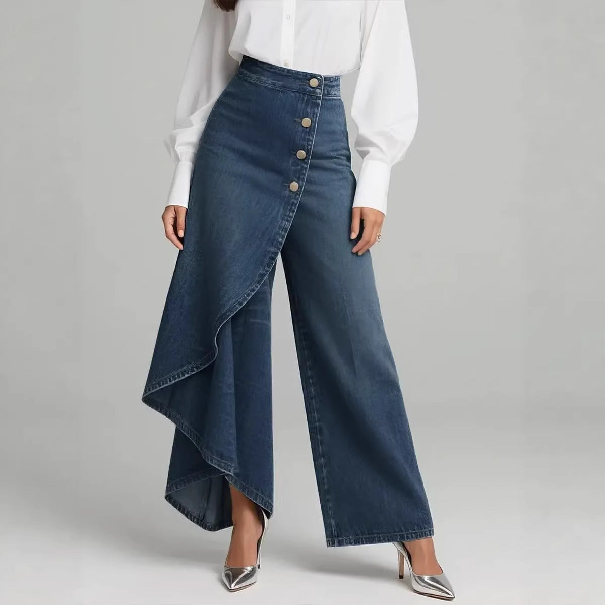Céleste | Pantalon Droit à Volants et Boutons Dorés