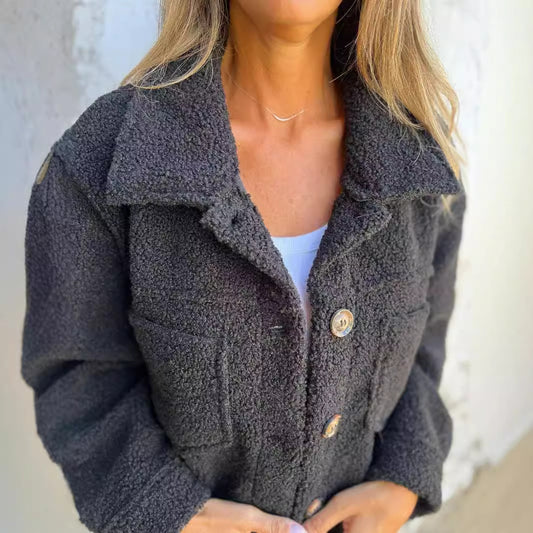 ADORER Mila | Manteau en laine d’agneau – Douceur et chaleur intemporelle