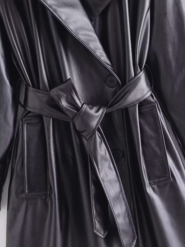 Amira | Trench coat en simili cuir ceinturé – Silhouette affirmée